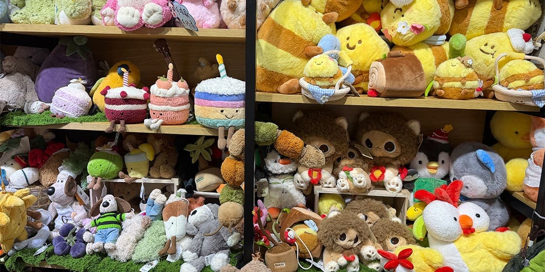 Product Exhibition Wall — StarDream Toys plush toy factory showroom